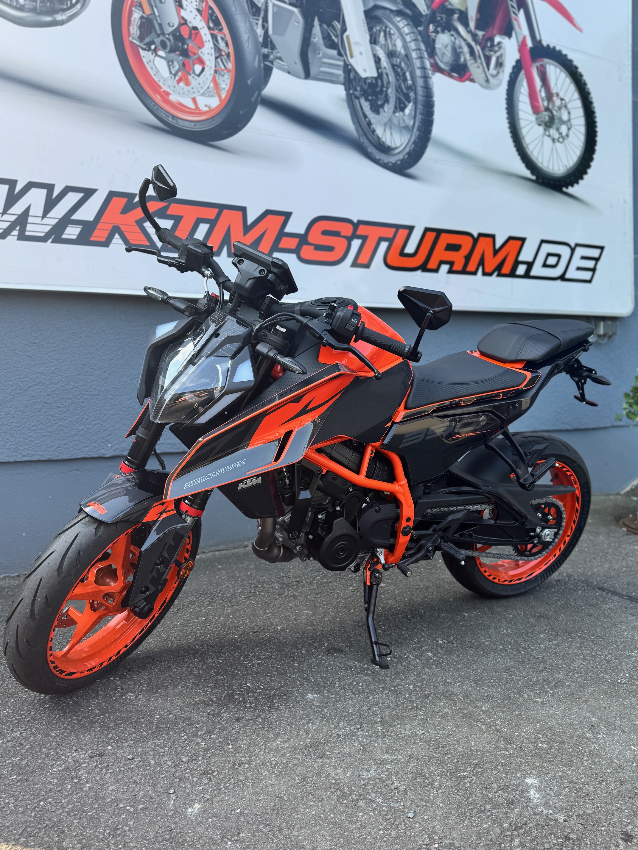 390 Duke 2025